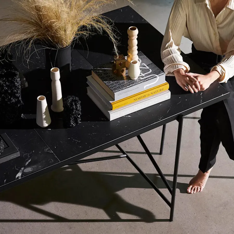 Spisebord 230, sort marmor fra HANDVÄRK<Handvärk Outlet