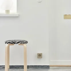 Square 2 Stikdåse med USB, beige fra<Avolt Hot