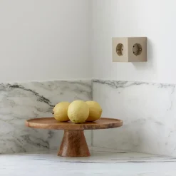 Square 2 Stikdåse med USB, sort fra<Avolt Hot