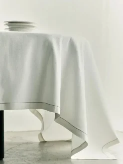 S.R. Table Cloth 02 fra<Louise Roe Outlet