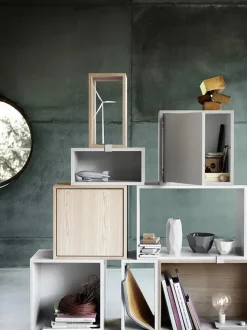 Stacked Reol, medium fra<Muuto Outlet