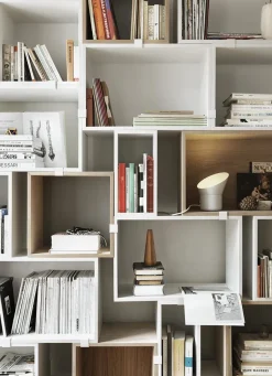 Stacked Reol, medium fra<Muuto Outlet