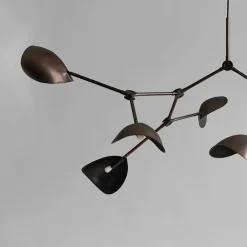 Stingray Chandelier, grande bronze fra<101 Copenhagen
