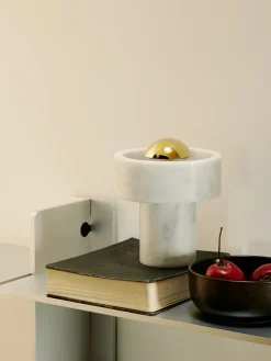 Stone Portable Bordlampe fra<Tom Dixon New