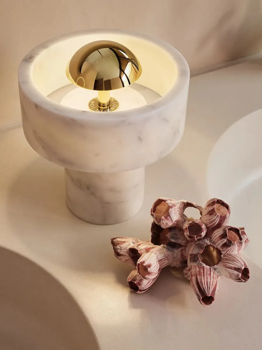 Stone Portable Bordlampe fra<Tom Dixon New