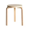 Stool 60, lakeret birk fra<Artek Outlet
