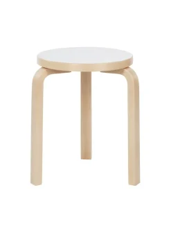 Stool 60, lakeret birk fra<Artek Outlet