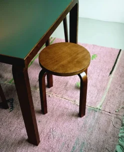 Stool E60, walnut stained fra<Artek Outlet