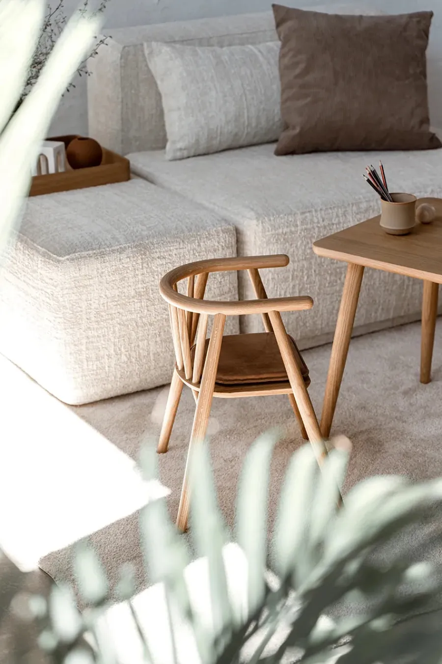 Storm Børnestol, sortlakeret eg fra<Oaklings Outlet