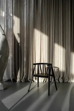 Storm Børnestol, sortlakeret eg fra<Oaklings Outlet