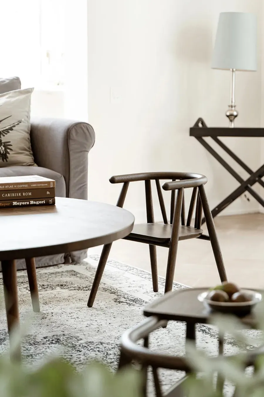 Storm Børnestol, sortlakeret eg fra<Oaklings Outlet