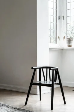 Storm Børnestol, sortlakeret eg fra<Oaklings Outlet