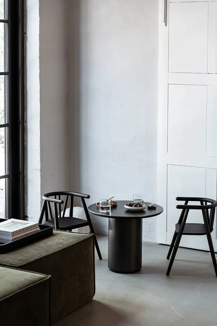 Storm Børnestol, sortlakeret eg fra<Oaklings Outlet