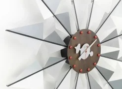 Sunburst Clock fra<Vitra Outlet