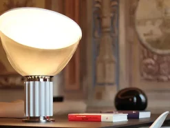 Taccia Bordlampe fra<Flos New