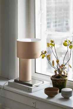 Tangent Table Lamp fra<Woud Discount