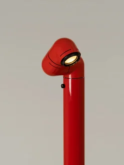 Tatu Alta Gulvlampe, pure red fra Santa and Cole<Santa & Cole Discount