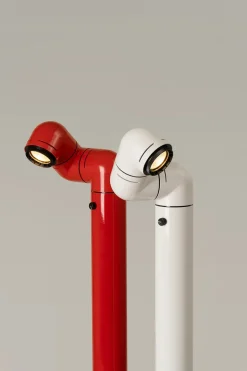 Tatu Alta Gulvlampe, pure red fra Santa and Cole<Santa & Cole Discount