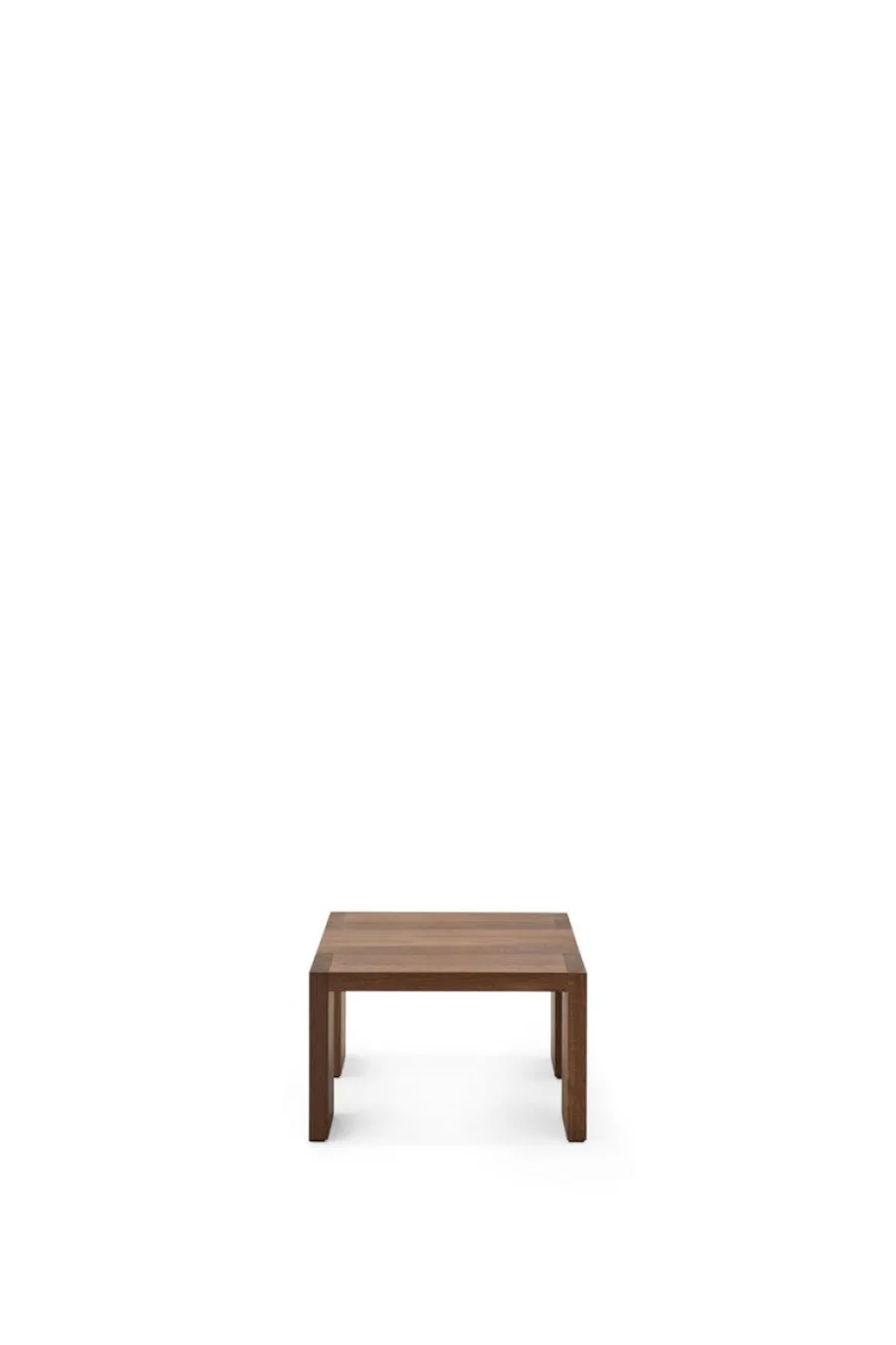 Tenon sidebord fra<New Works Outlet