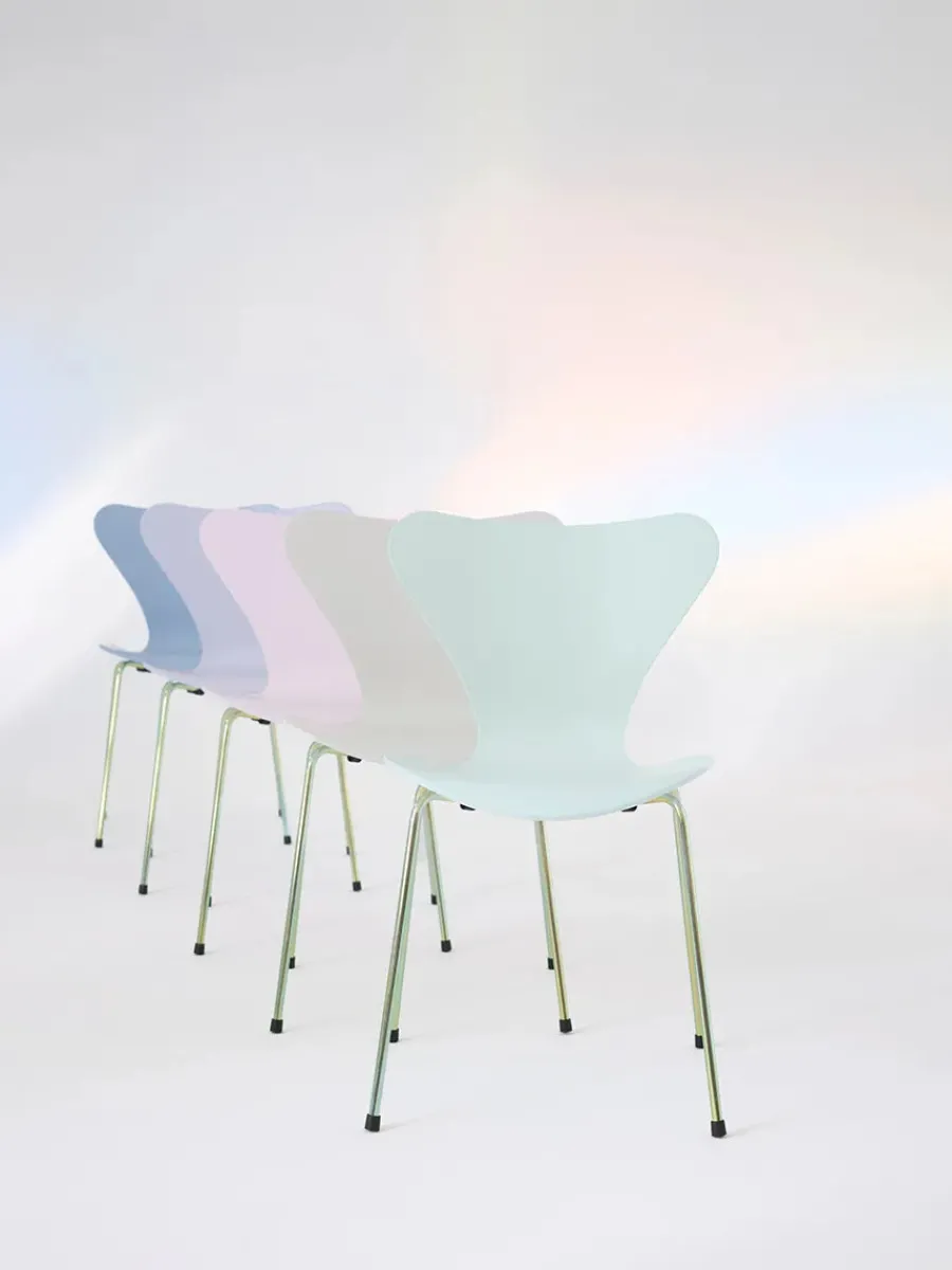 70th Anniversary Edition 3107 Spisebordsstol, 7:14 AM Blue af Arne Jacobsen<Fritz Hansen New