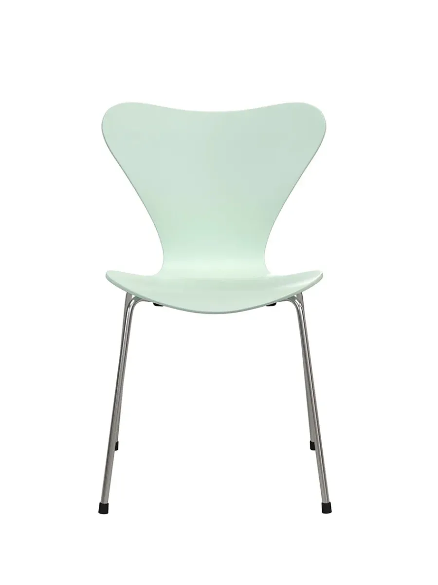 70th Anniversary Edition 3107 Spisebordsstol, 7:14 AM Green af Arne Jacobsen<Fritz Hansen