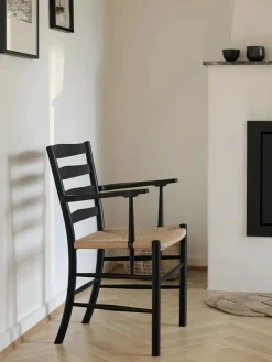 The Klint Armchair, olieret eg fra<Fredericia Furniture Hot