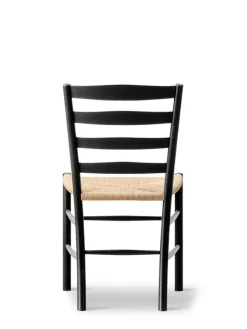 The Klint Chair, sortlakeret eg fra<Fredericia Furniture Clearance