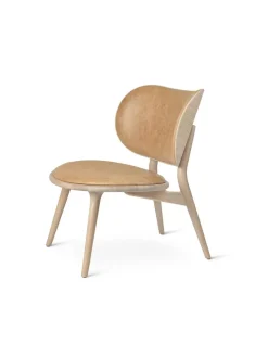 The Lounge Chair, mat lakeret eg med naturfarvet læder fra<Mater Sale