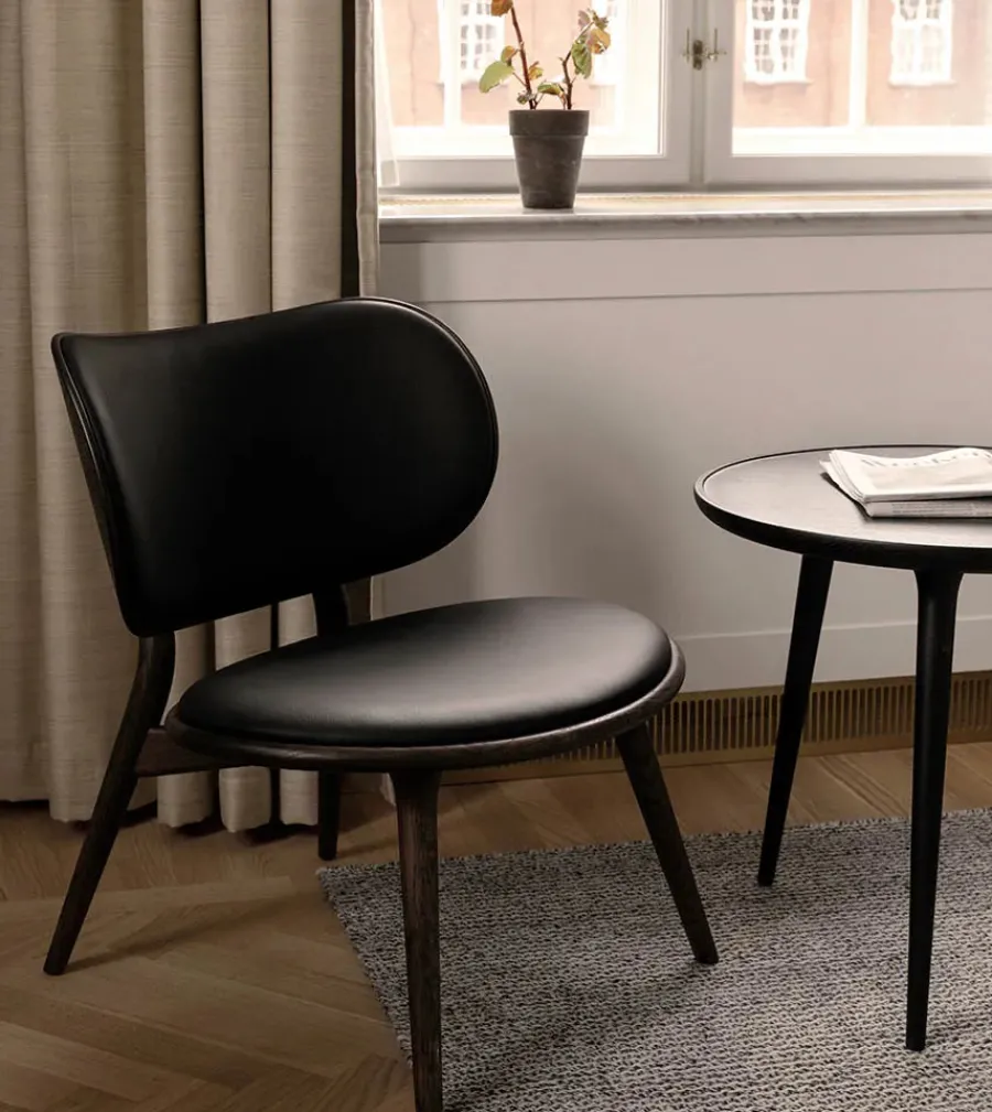 The Lounge Chair, sort bøg med sort læder fra<Mater