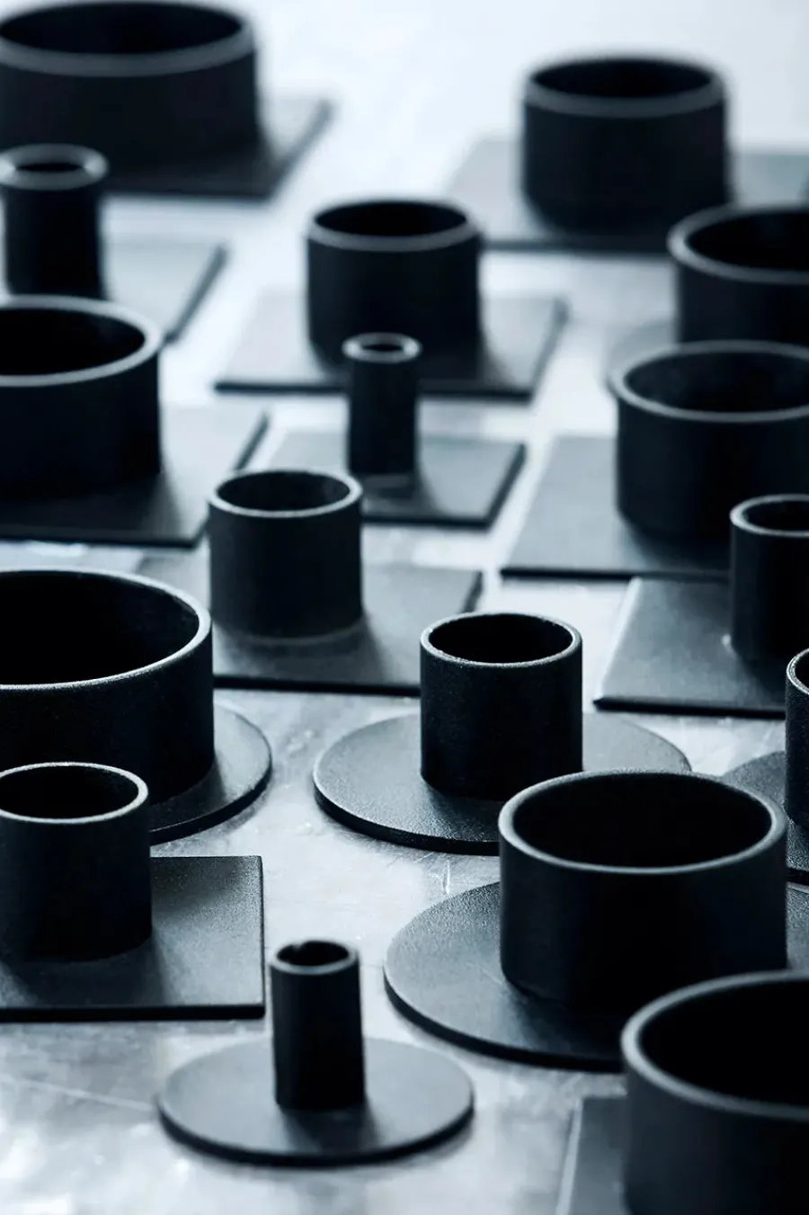 The Square lysestage Ø7 cm, sort fra<Kunstindustrien New