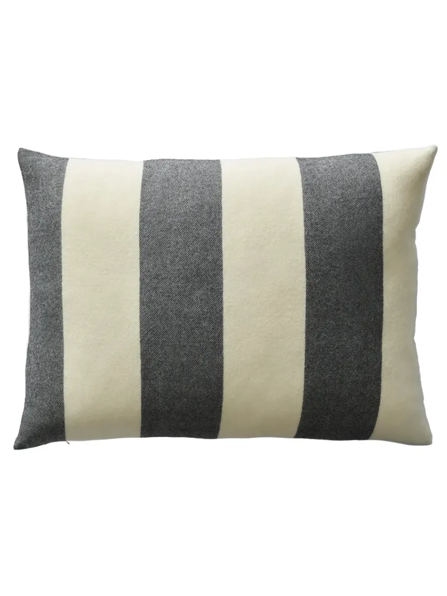The Sweater Cushion, black fra<Silkeborg Uldspinderi New