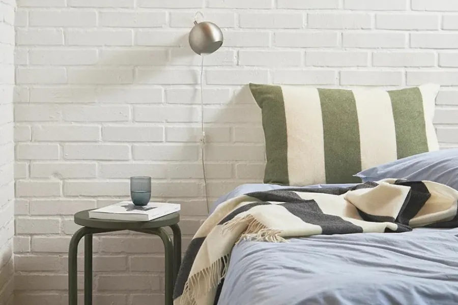 The Sweater Cushion, orange fra<Silkeborg Uldspinderi Outlet