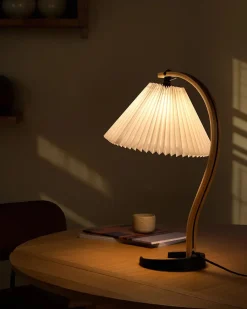 Timberline Table Lamp fra<GUBI New