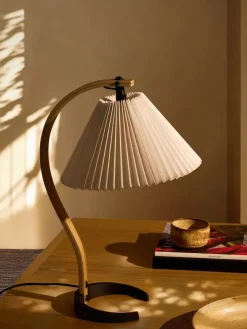 Timberline Table Lamp fra<GUBI New