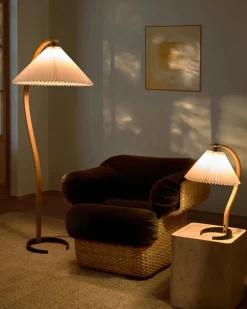 Timberline Table Lamp fra<GUBI New