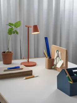 Tip Table Lamp fra<Muuto