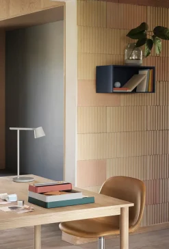 Tip Table Lamp fra<Muuto