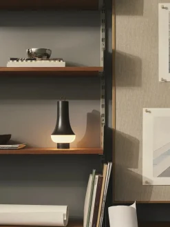 Tomoshi Portable, dark brown fra<Louis Poulsen Hot