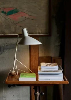 Tripod HM9 Bordlampe af Hvidt & Mølgaard<&Tradition Sale