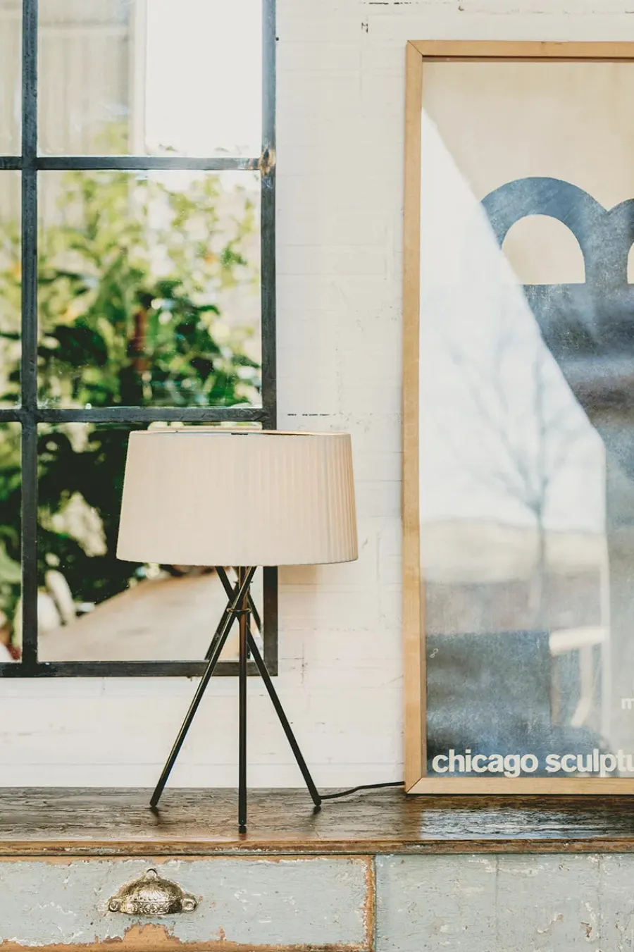 Tripode Bordlampe, mustard fra Santa and Cole<Santa & Cole Best