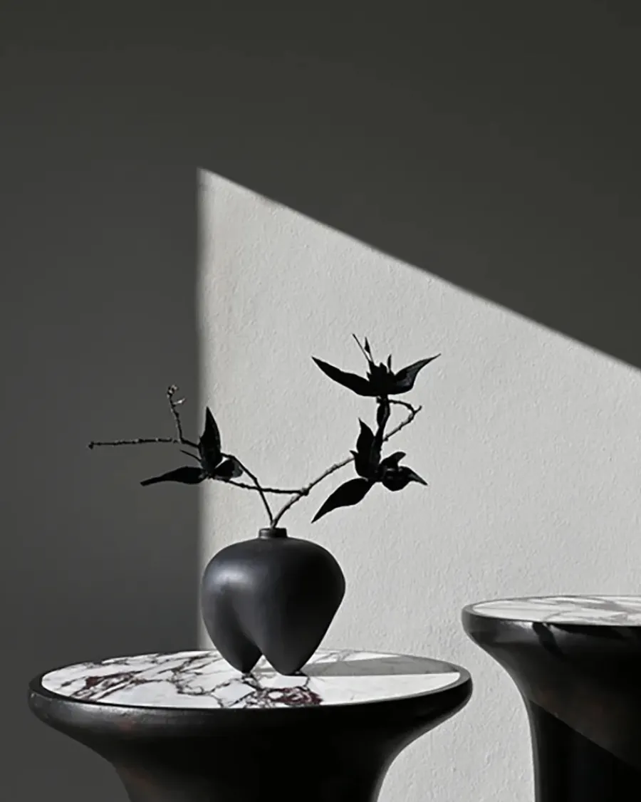 Trumpet Table, Tall fra<101 Copenhagen Online