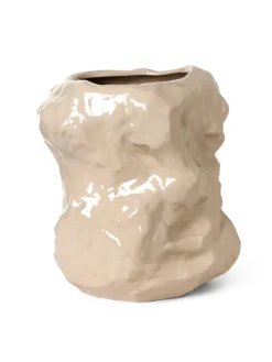 Tuck Vase fra<Ferm Living Outlet