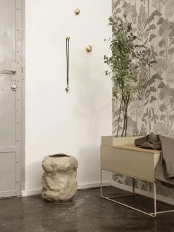 Tuck Vase fra<Ferm Living Outlet