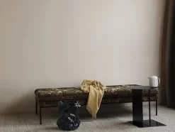 Tuck Vase fra<Ferm Living Outlet