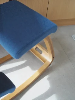 Variable Balans Stol fra sort ask<Variér Outlet