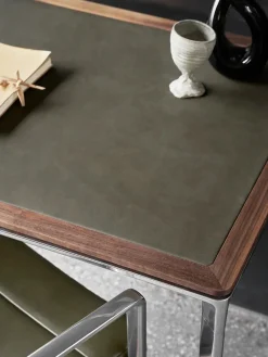 430 Studio Desk, camel leather fra<Vipp Clearance