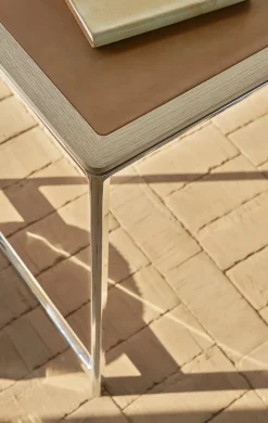 430 Studio Desk, camel leather fra<Vipp Clearance