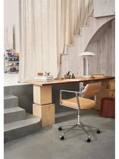 453 Swivel+ Chair, dark sand tekstil fra<Vipp Best