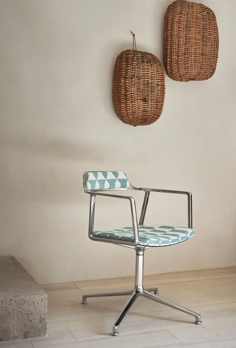 452 Swivel Chair, Lagrasse fra<Vipp Outlet