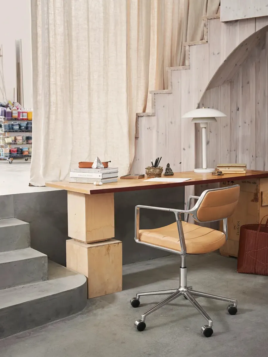 453 Swivel+ Chair m/hjul, bosco grøn læder fra<Vipp New